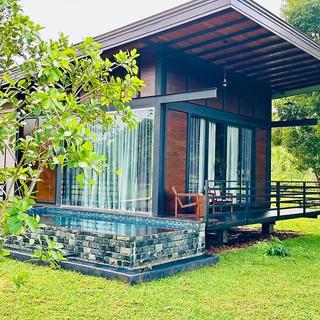 Atha Resort Sigiriya Ngoại thất bức ảnh A villa at the resort