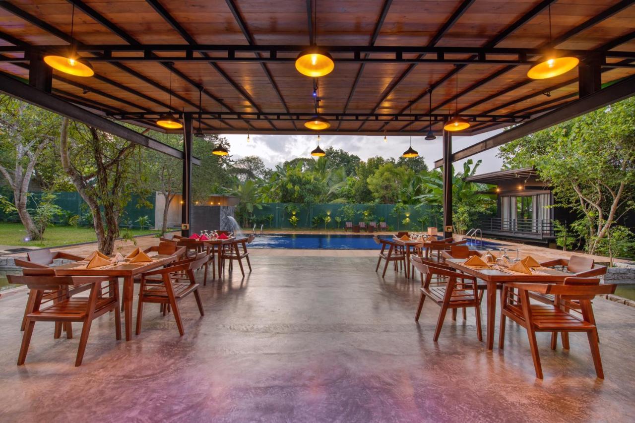 Atha Resort Sigiriya Ngoại thất bức ảnh The restaurant at the hotel